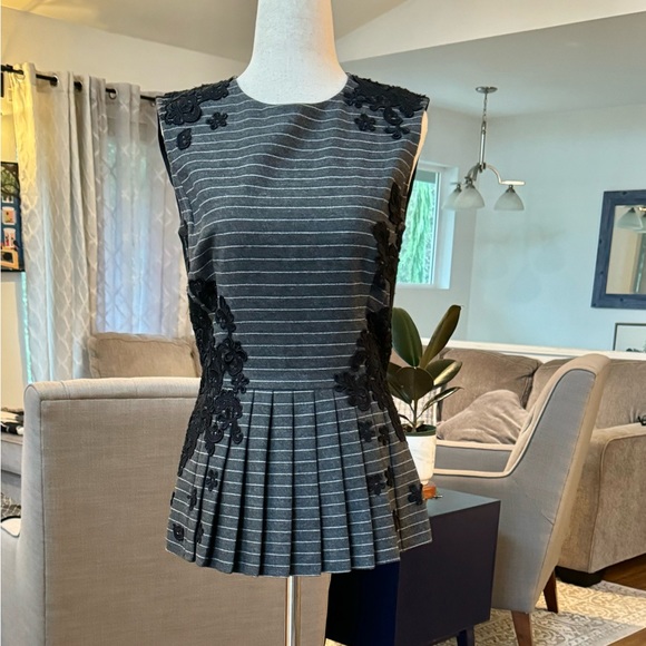 Oscar de la Renta virgin wool top.. look 1 of Fall 2014 collection - Picture 3 of 6